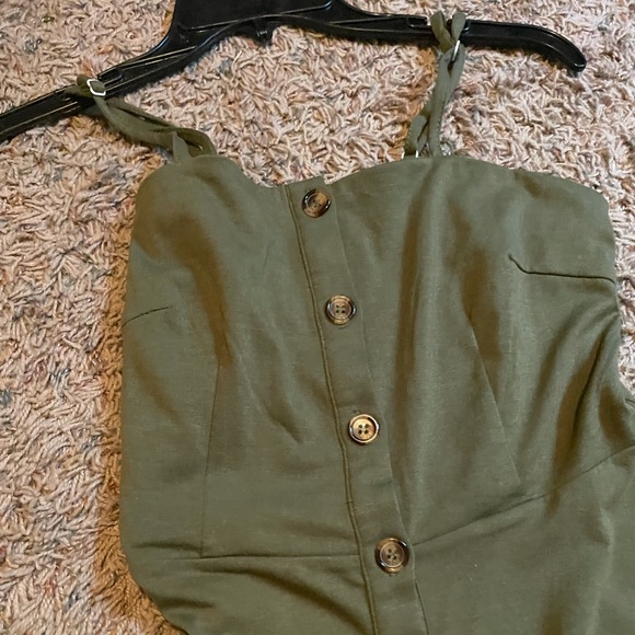 The cutest little sun dress ☀️ - Picture 8 of 9